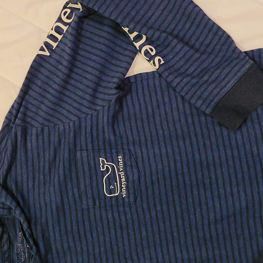 Vineyard Vines Boy's Hooded Shirt Size Medium - Picture 3 of 4